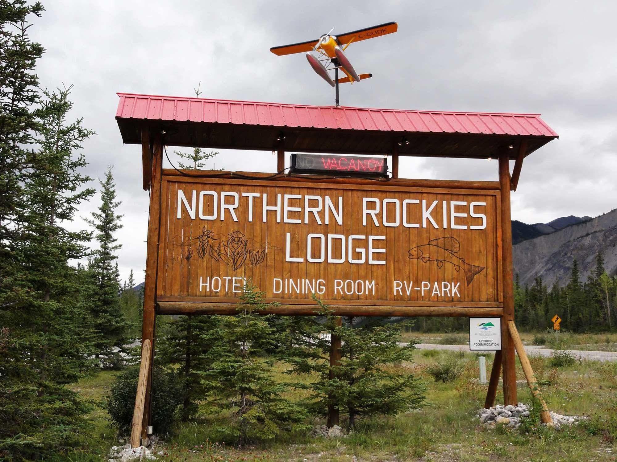 Northern Rockies Lodge Muncho Lake Extérieur photo