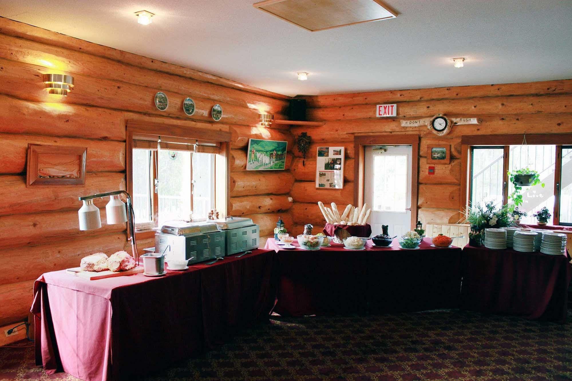 Northern Rockies Lodge Muncho Lake Extérieur photo